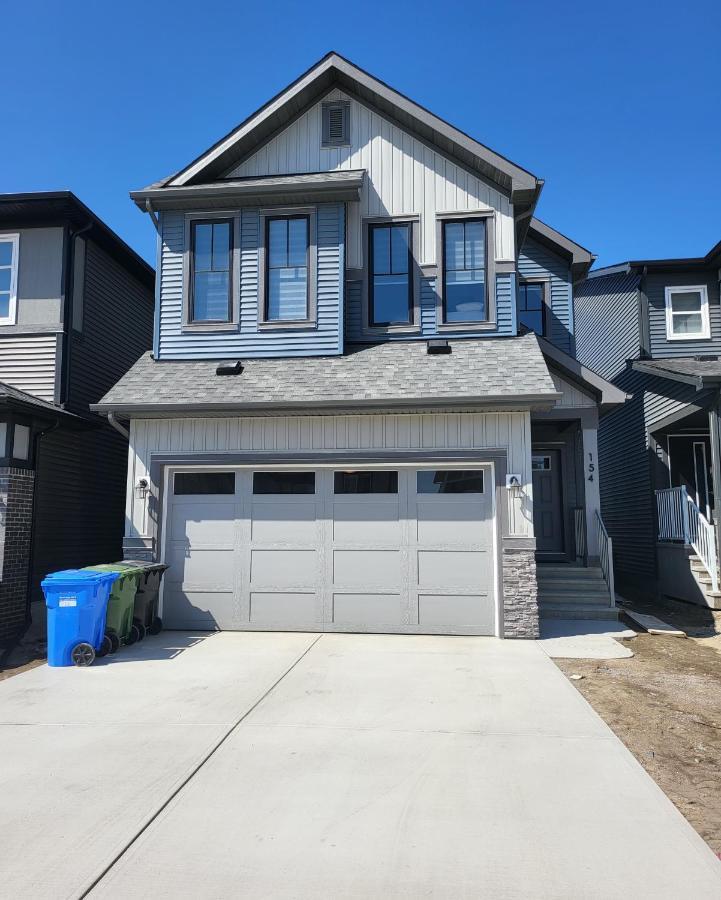 Luxury Suite In Calgary Nw Exterior photo